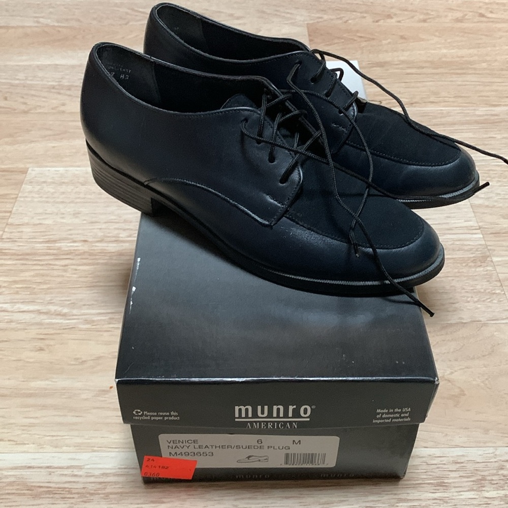 NWT MUNRO American Venice Navy Blue Leather & Suede Shoes 6M